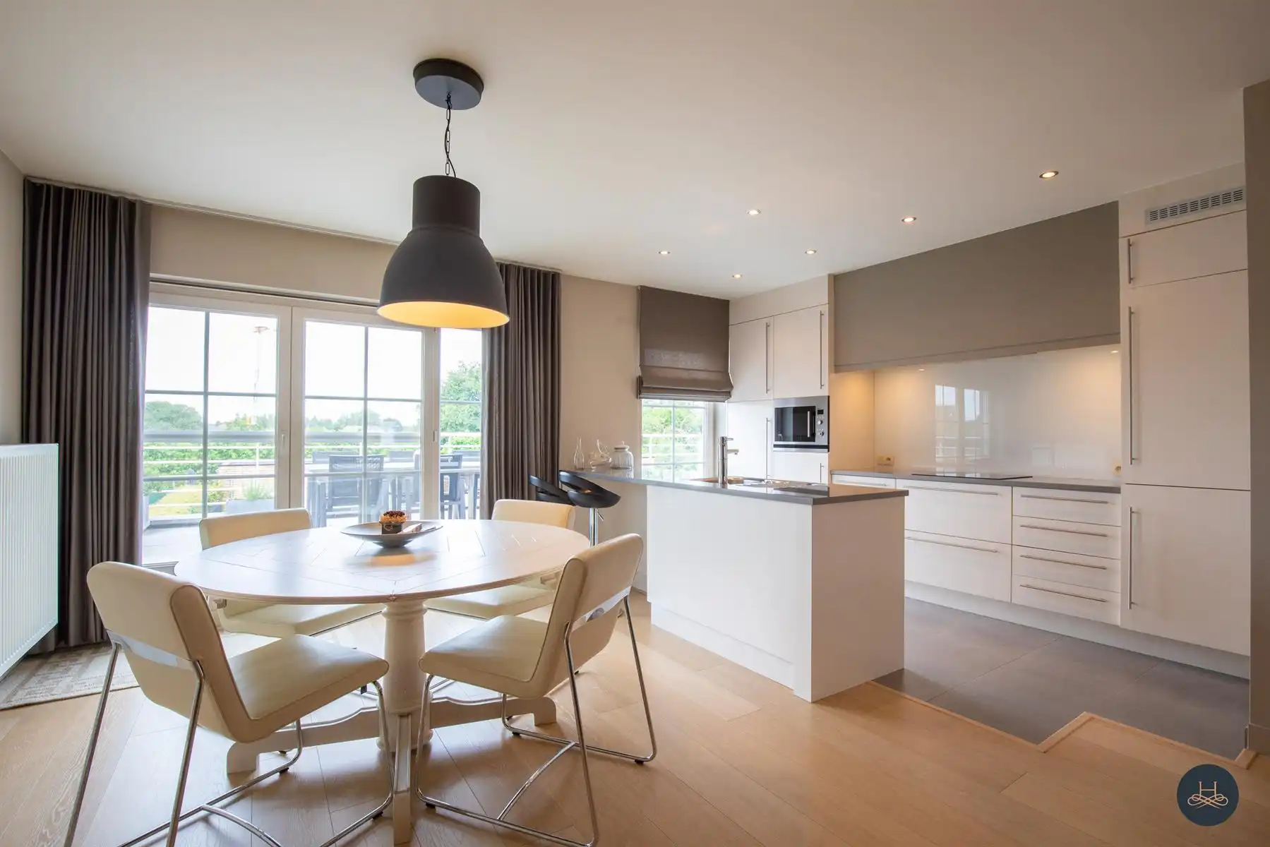 Gezellig appartement met groot terras foto 8