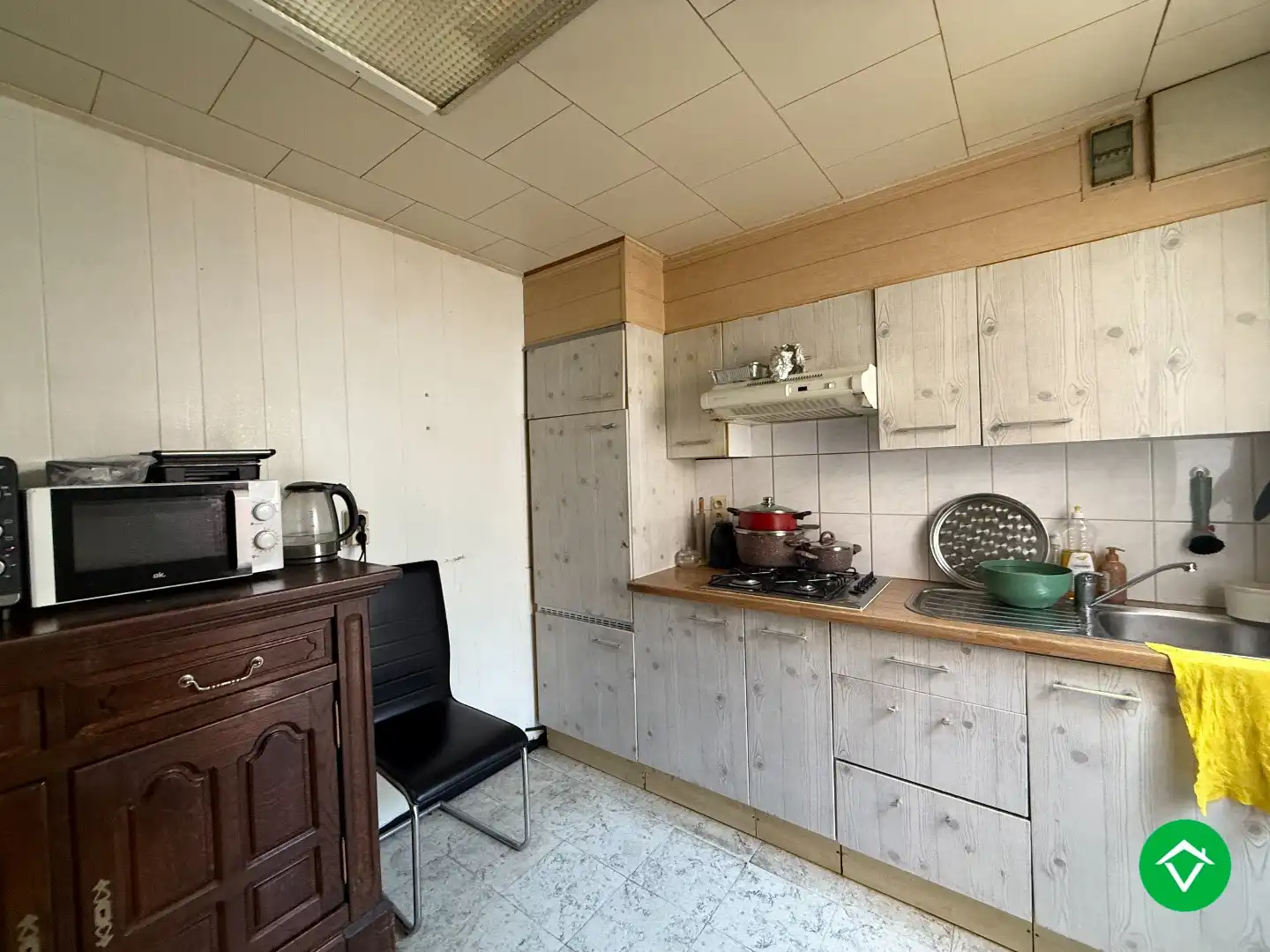 Rijwoning met 2 slaapkamers en koer te Roeselare foto 5
