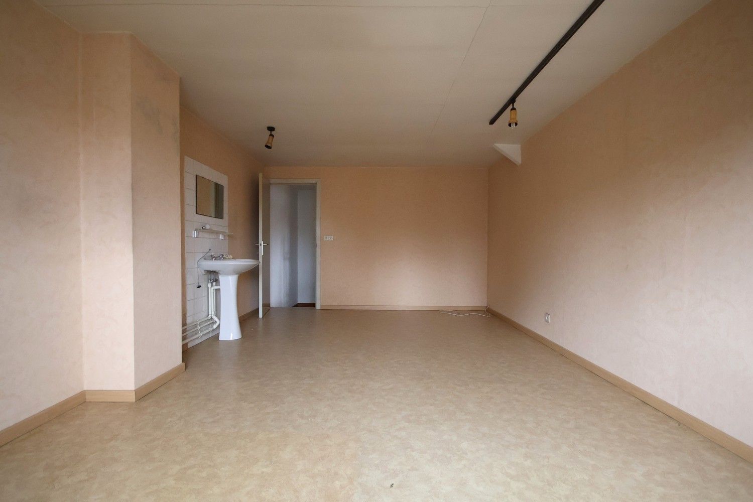 Ruime woning met 3 slaapkamers en tuin midden in het centrum foto 26