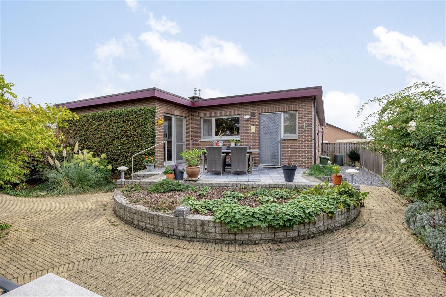 Gelijkvloerse, vrijstaande woning met 3 slaapkamers, omheinde tuin en garage op een rustige locatie nabij het centrum van Maaseik. foto 27