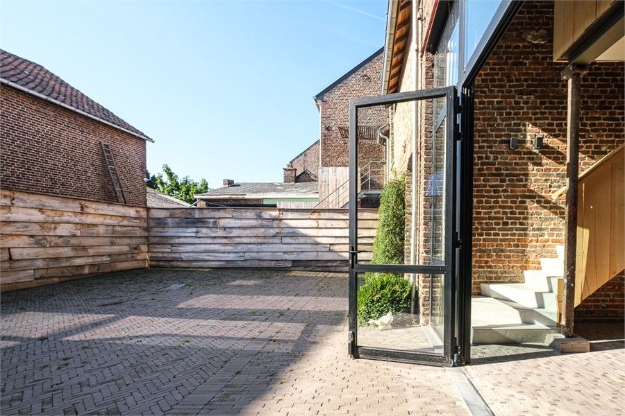 UNIEKE KARAKTERVOLLE WOONST MET 3 SLKS EN 2 PARKEERPLAATSEN OP EEN TOPLOCATIE foto 15