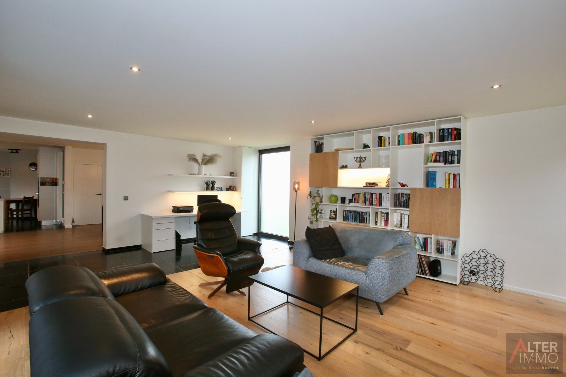 VERKOCHT! Instapklaar, gerenoveerd landhuis (205m2 NBO) met 3 slaapkamers, inpandige garage, zonnepanelen en een uitstekend EPC op een perceel van 8a 16ca - uitstekende ligging vlakbij Zolder centrum. foto 10