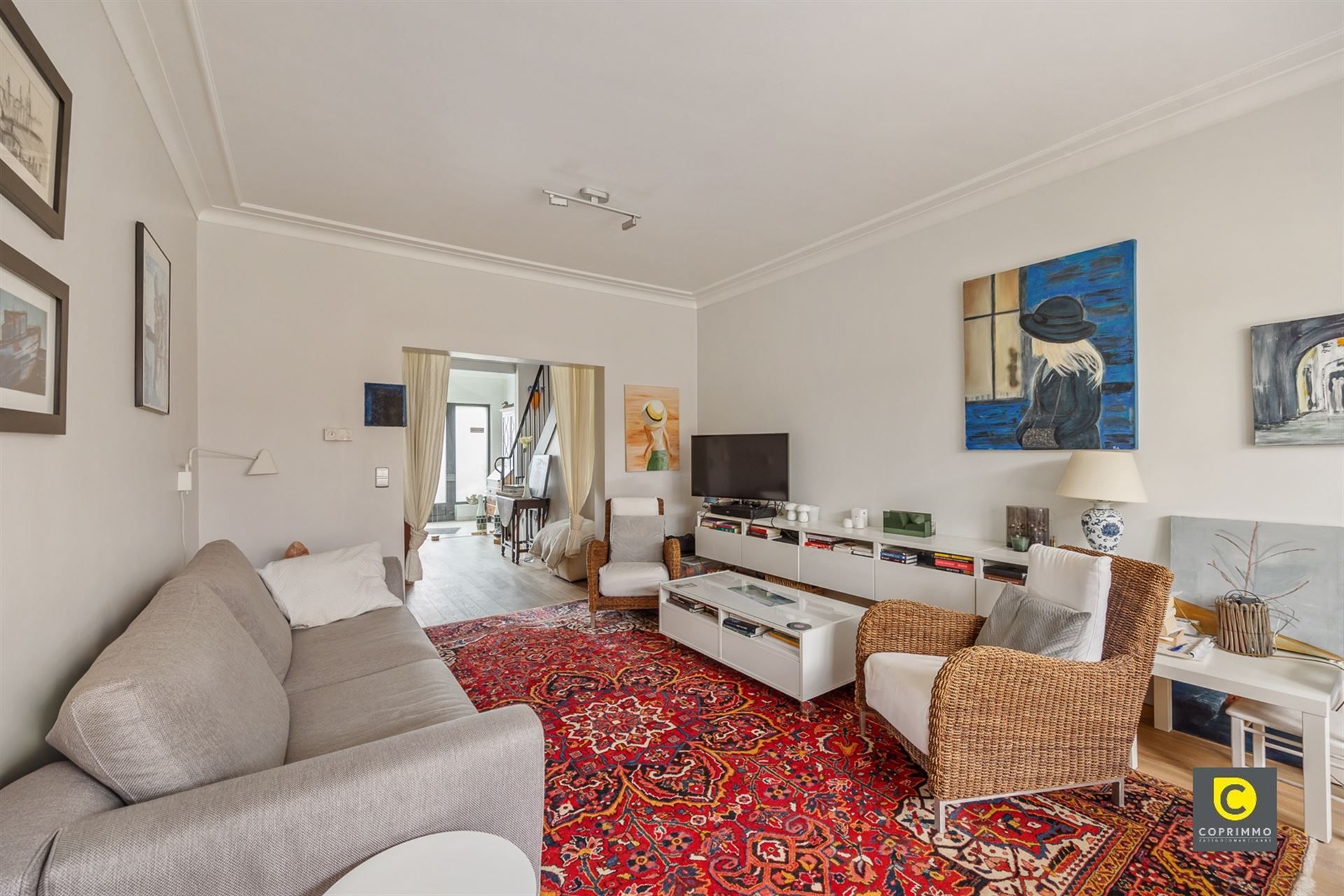 Gezellige woning met garage en tuin! foto 2