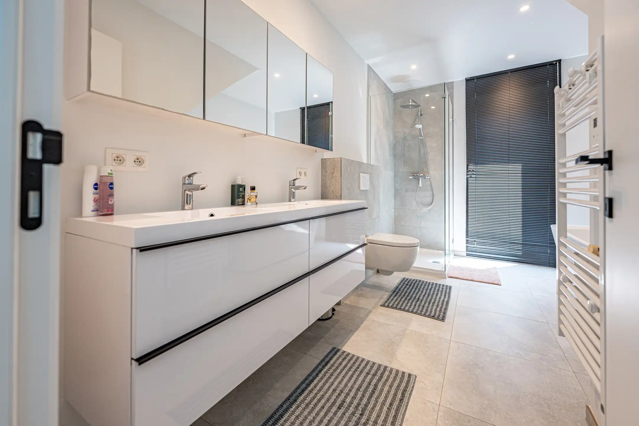 Moderne woning met 3 slaapkamers foto 16