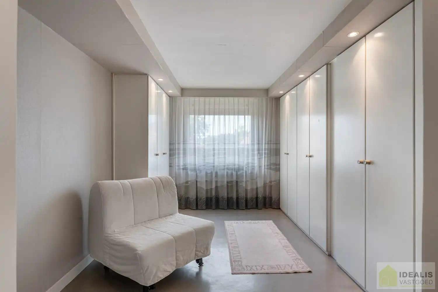 //INVESTERING – NIET VOOR EIGEN GEBRUIK// UITERST GOED ONDERHOUDEN GEZINSWONING OP EEN PRACHTIG, GROEN EN RUSTIG PERCEEL VAN MAAR LIEFST 11A &nbsp;MET LICHTRIJKE WOONKAMER, 3 KNAPPE SLAAPKAMERS, BADKAMER, AFGEWERKTE ZOLDERVERDIEPING EN ONDERGRONDSE GARAGE foto 22