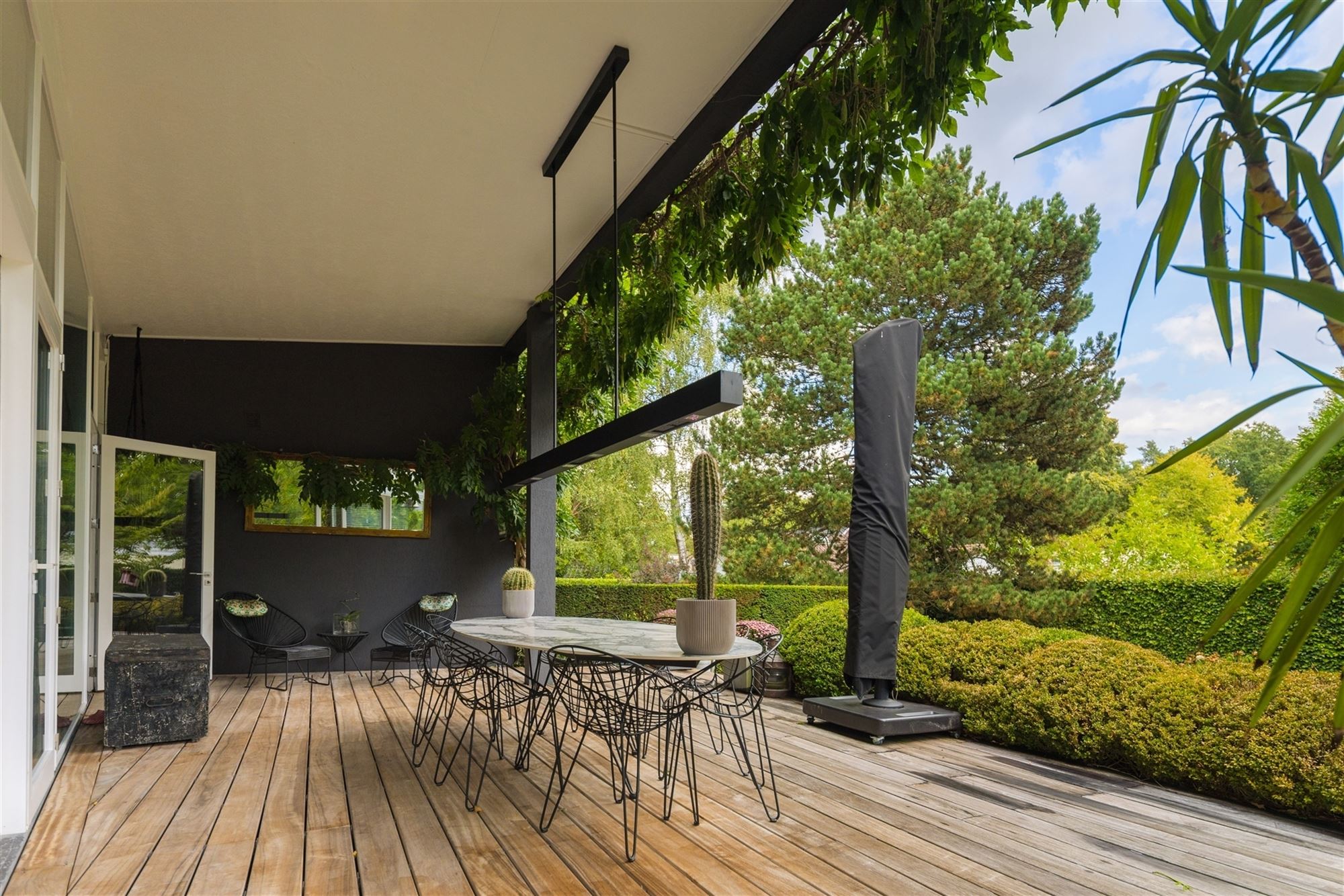 Sixtiesparel in het residentiële Koningshof foto 12