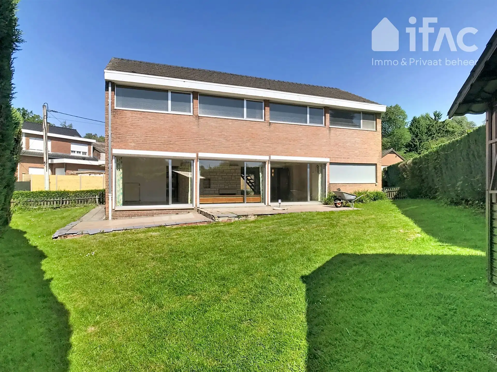 Woning met 4 slaapkamers, garage en tuin foto 9