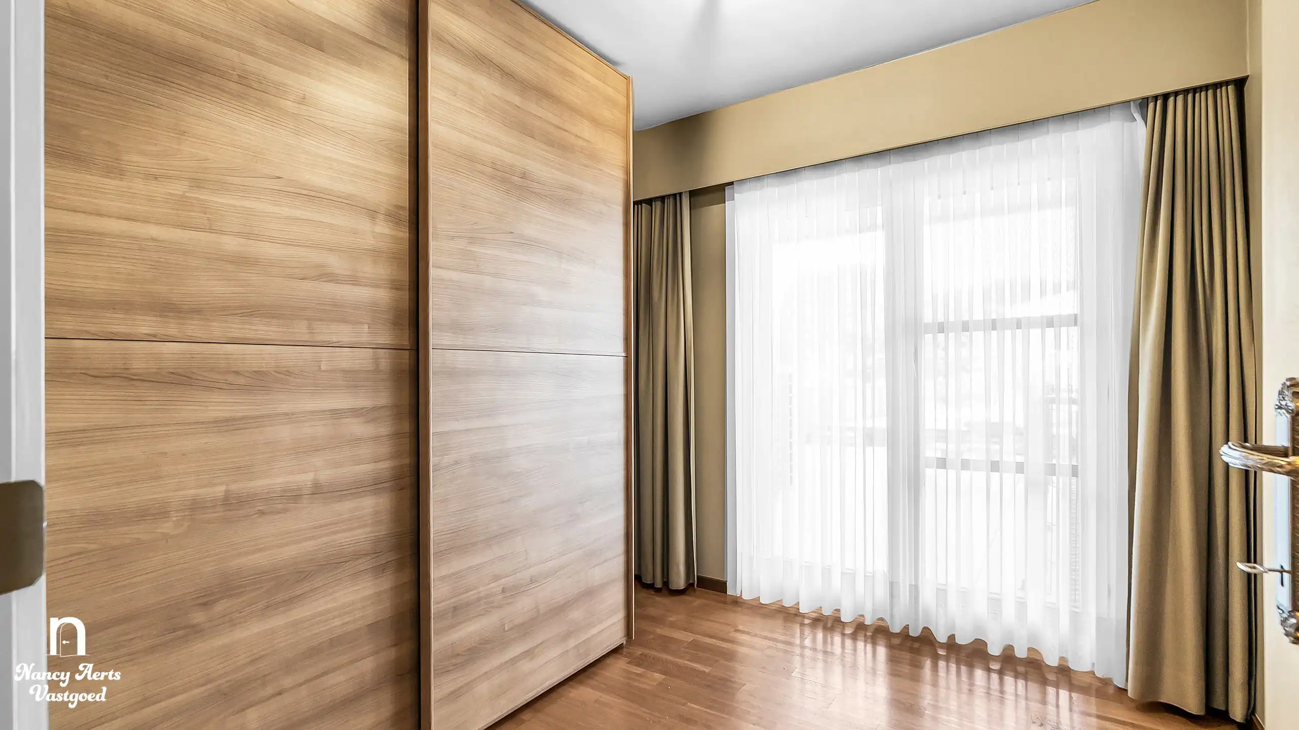 Gezinsappartement met 4 slaapkamers en polyvalente ruimte foto 12