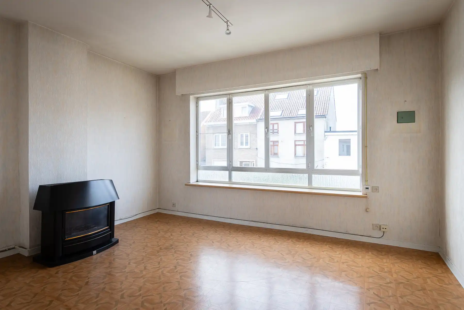 Te renoveren woning met potentieel in Drogenbos foto 11