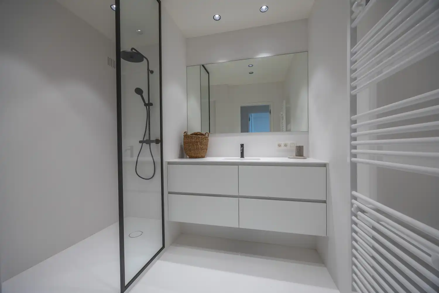 Gerenoveerd appartement met frontaal zeezicht foto 22