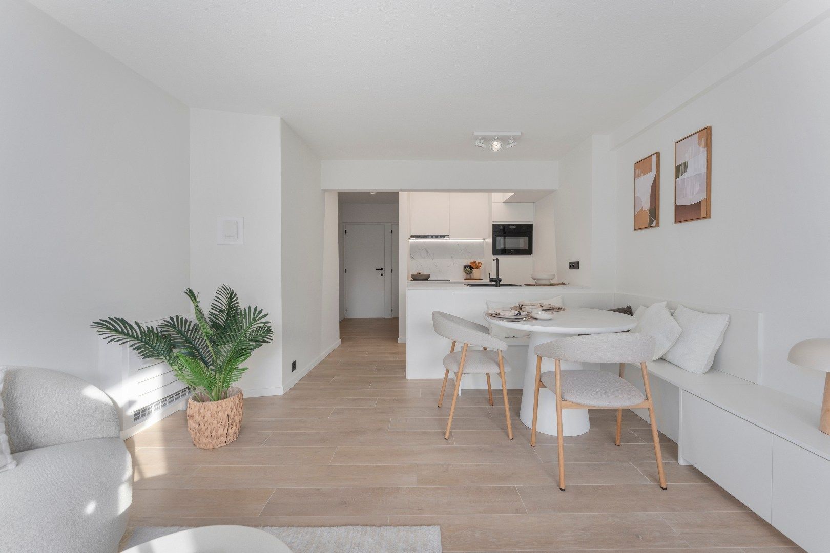 Instapklaar appartement - achterkant Zeedijk foto 3