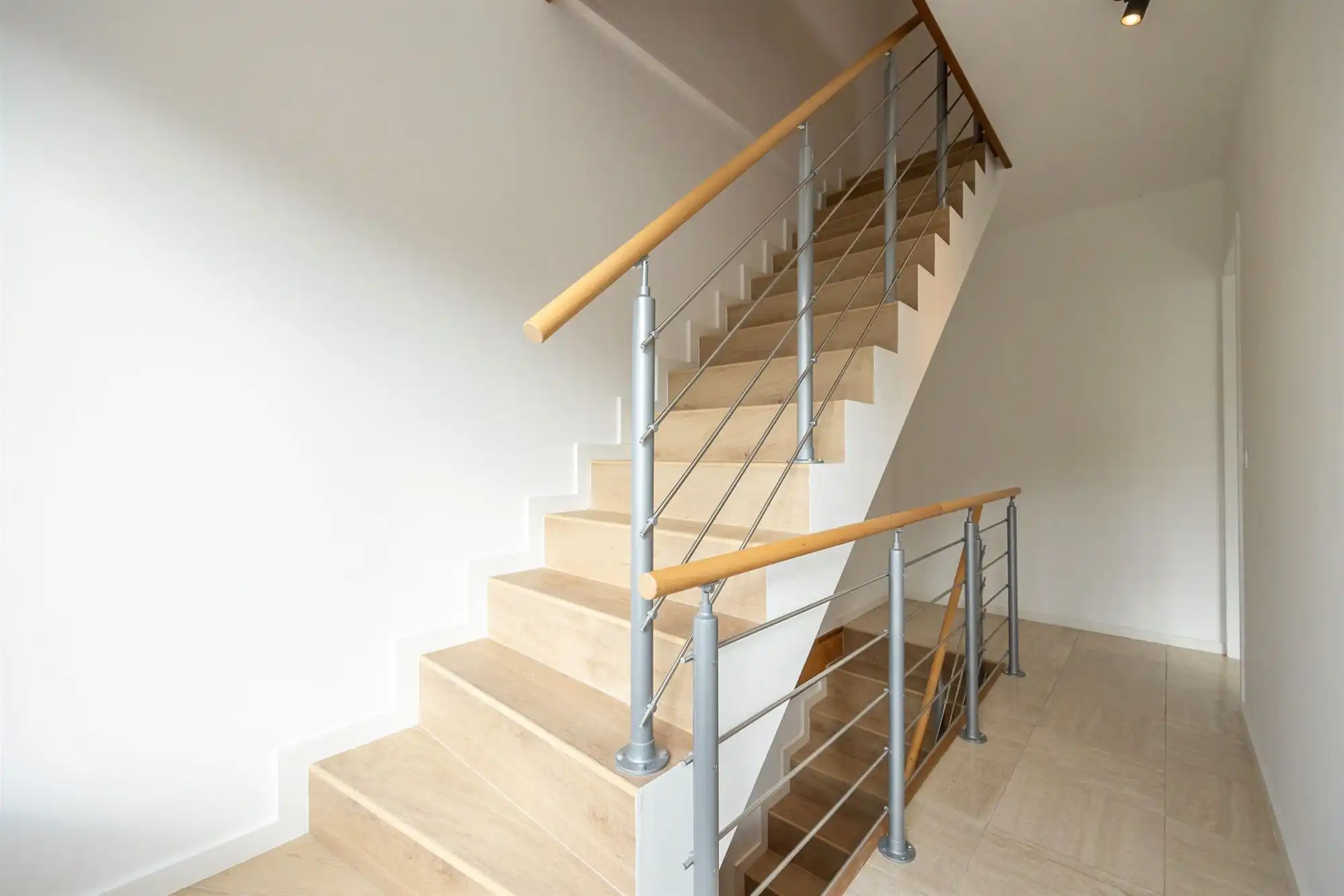 Gezinswoning woning met drie slaapkamers en tuin foto 9