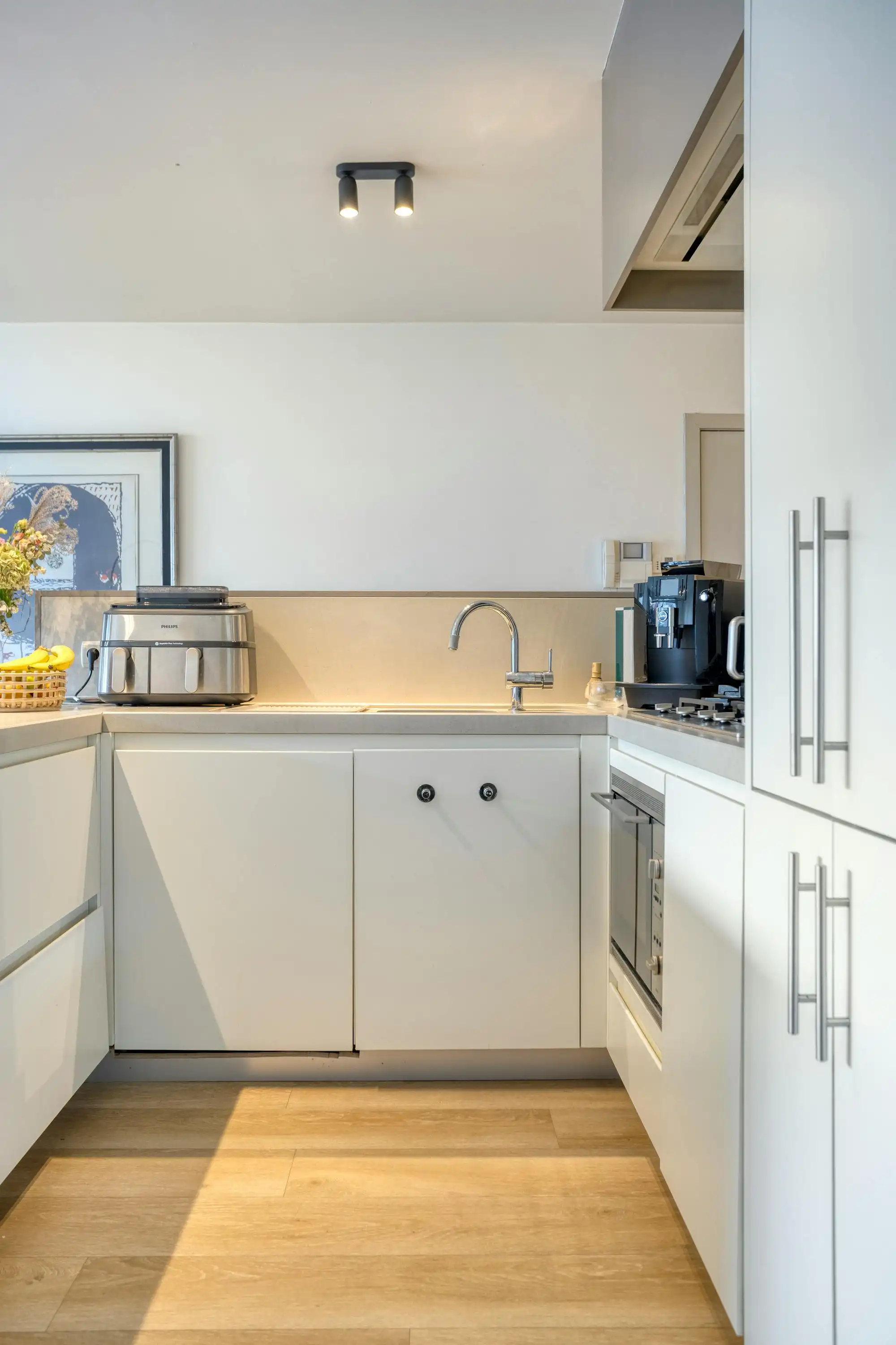 Lichtrijk appartement met terras te koop te Antwerpen Zuid! foto 6
