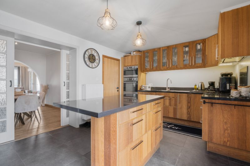 Woning met 3 slpkmrs op 282m² foto 9