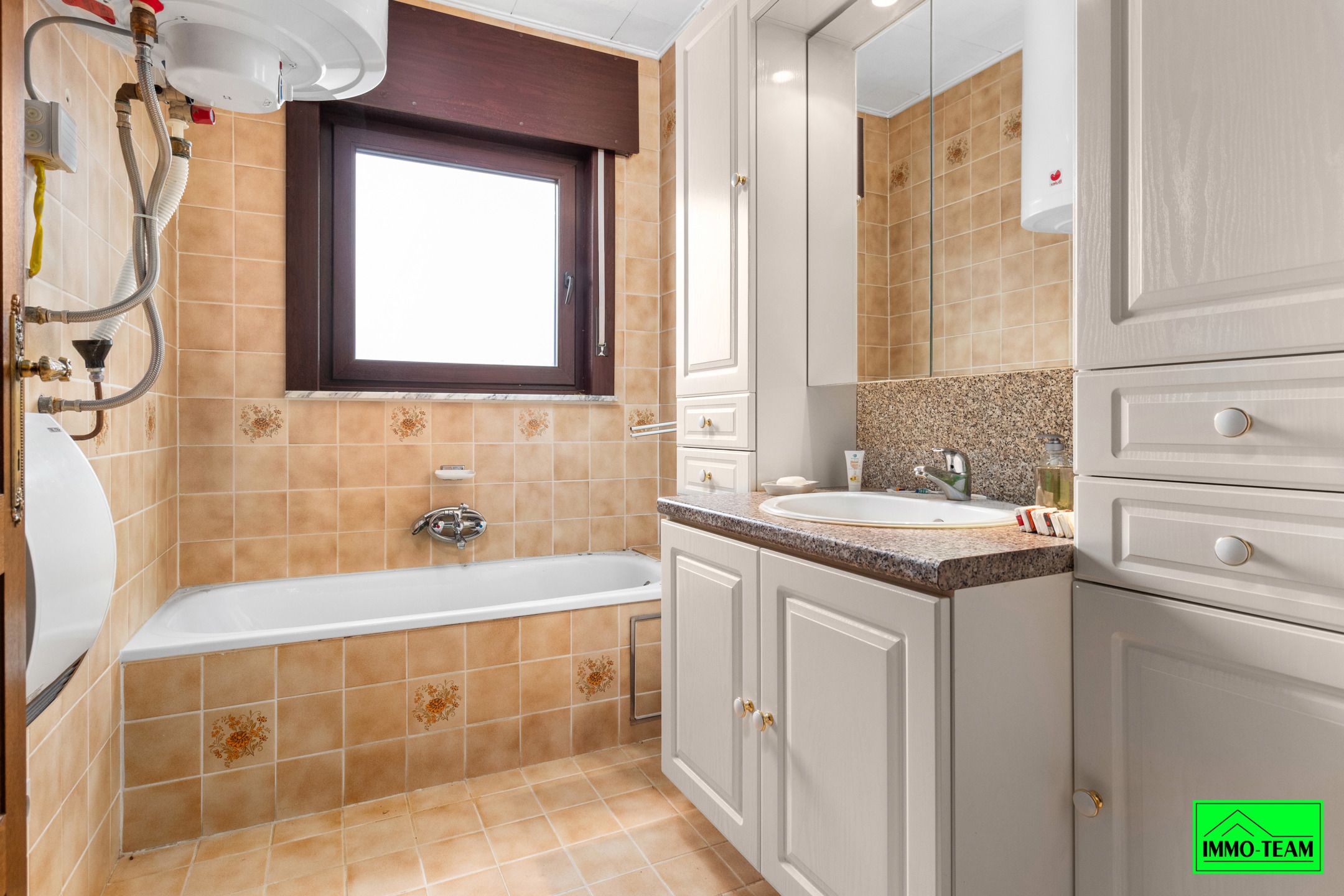 Bungalow met 3 slaapkamers in rustige woonwijk  foto 14