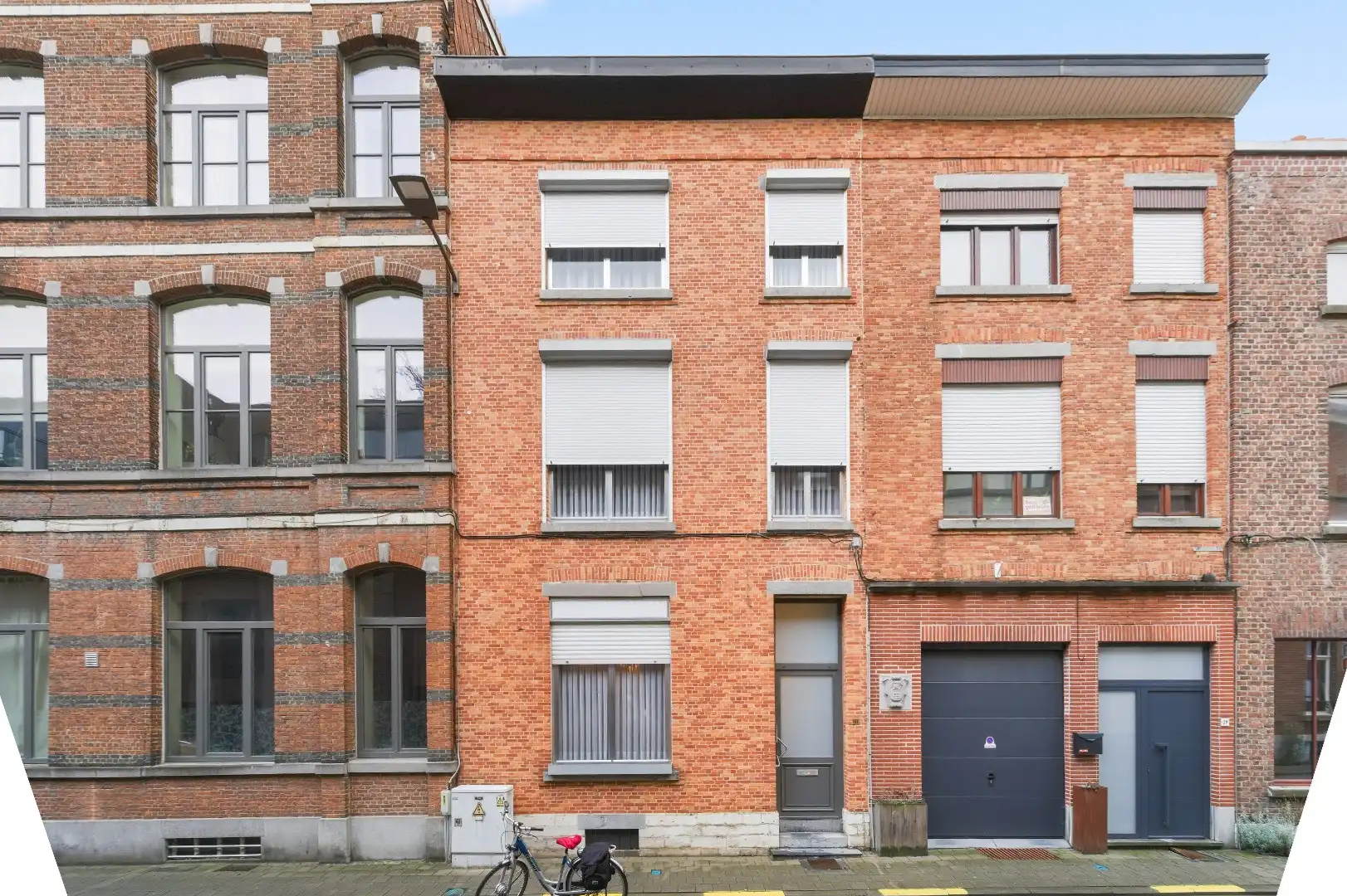 Hoofdfoto van de publicatie: Ruime rijwoning met 4 tot 6 slaapkamers in het centrum van Tienen