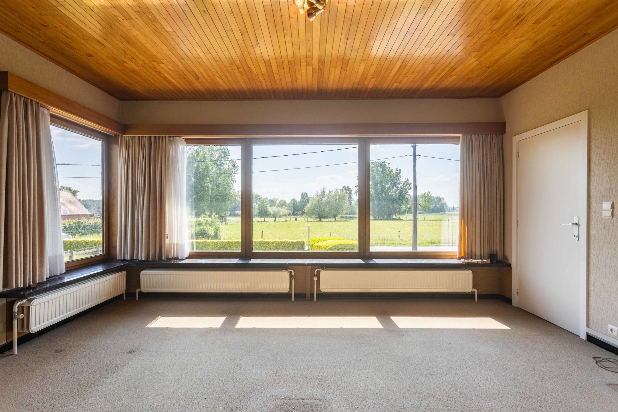 Solide alleenstaande woning op een prachtige locatie foto 6