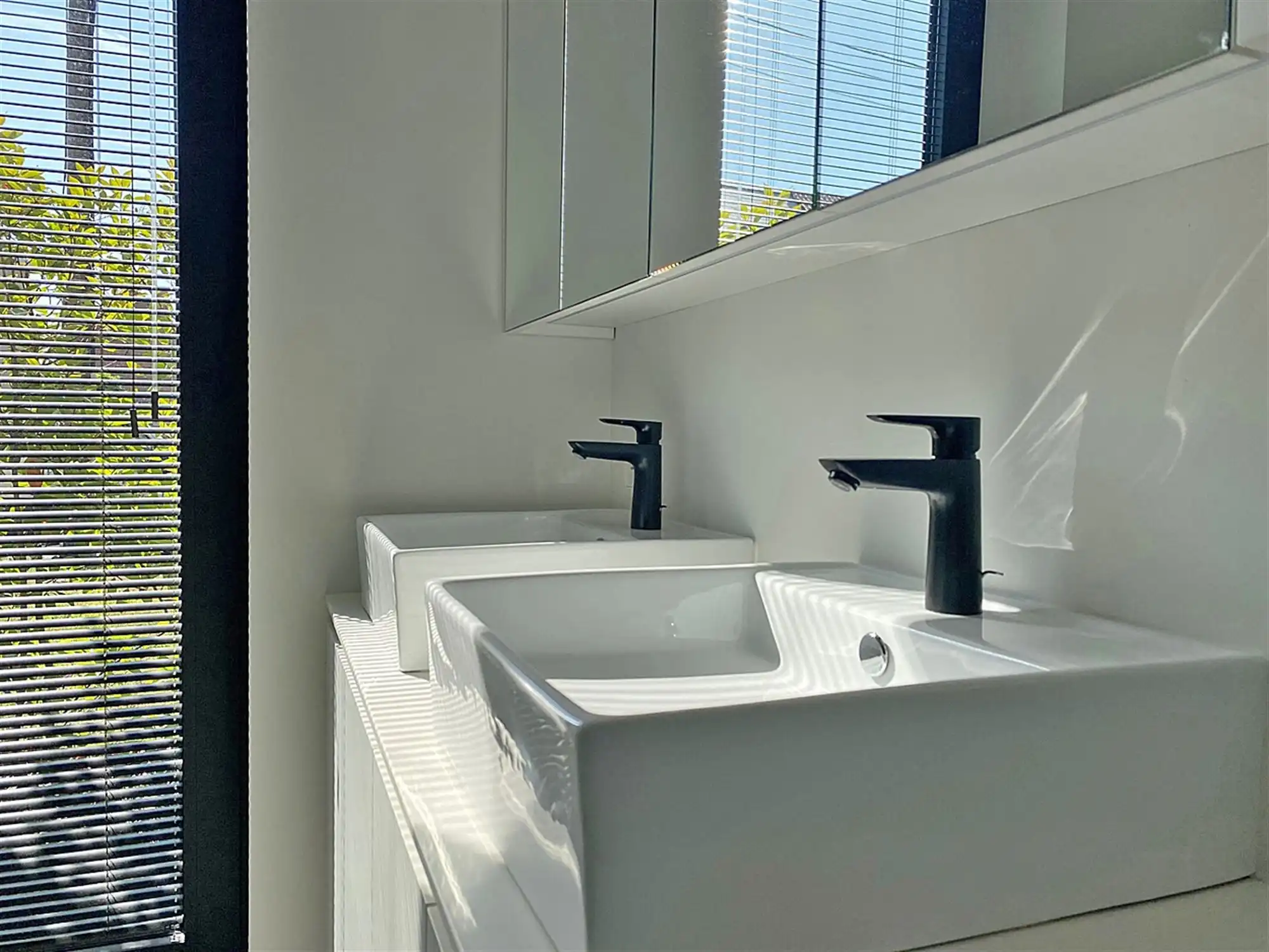 Instapklaar GELIJKVLOERS-APPARTEMENT met 2 slaapkamers, terras en ondergrondse autostaanplaats (1) & -kelder  foto 10