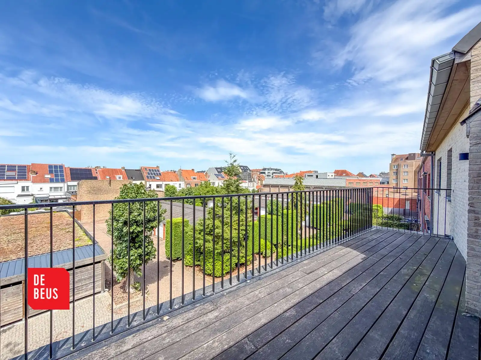 Modern en instapklaar appartement met 1 slpk en zonnig terras in jonge residentie foto {{pictureIndex}}