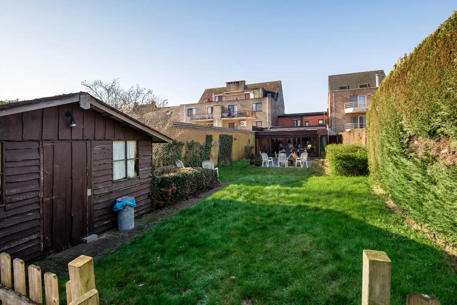 Handelshuis met ruime woning en zwembad te Koningshooikt foto 18