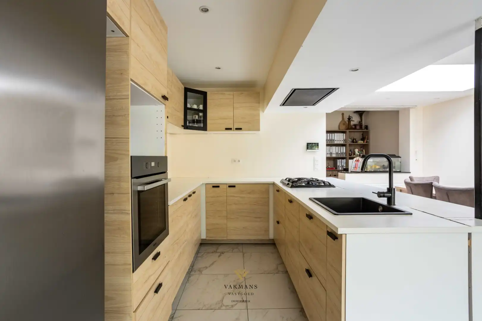 Gerenoveerde moderne woning met 4 slaapkamers en stadstuin foto 15