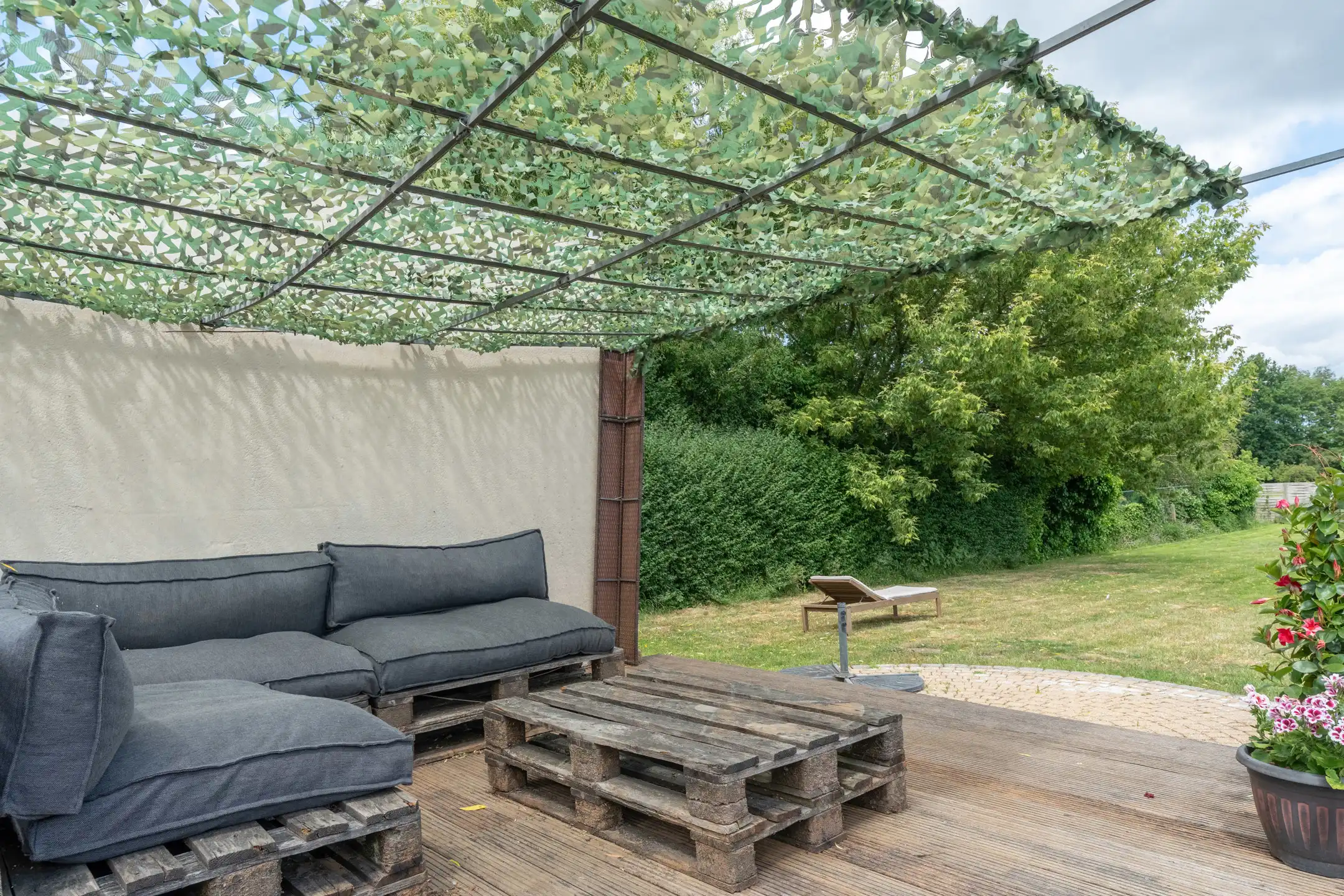 Woning bestaande uit twee appartementen op 985m² perceel. foto 40