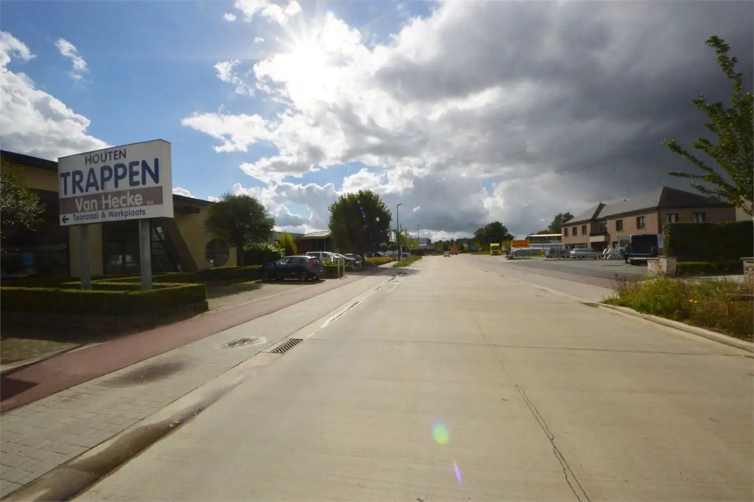 UNIEK BEDRIJFSGEBOUW MET OPTIONELE SHOWROOM INDUSTRIEZONE NOORD II foto 23