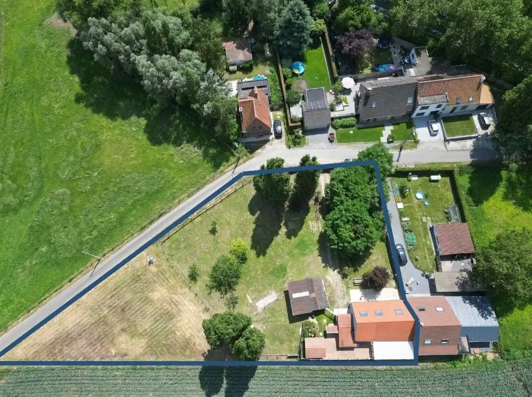 Charmant landelijk wonen op een perceel van maar liefst 2.553 m² foto 2