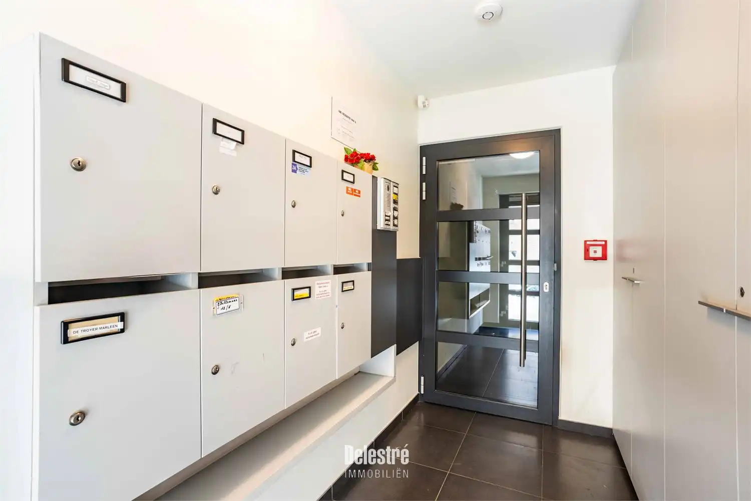 MODERN APP. 3 SLPK. EN RUIM TERRAS MET TUIN INCLUSIEF PARKING foto 33