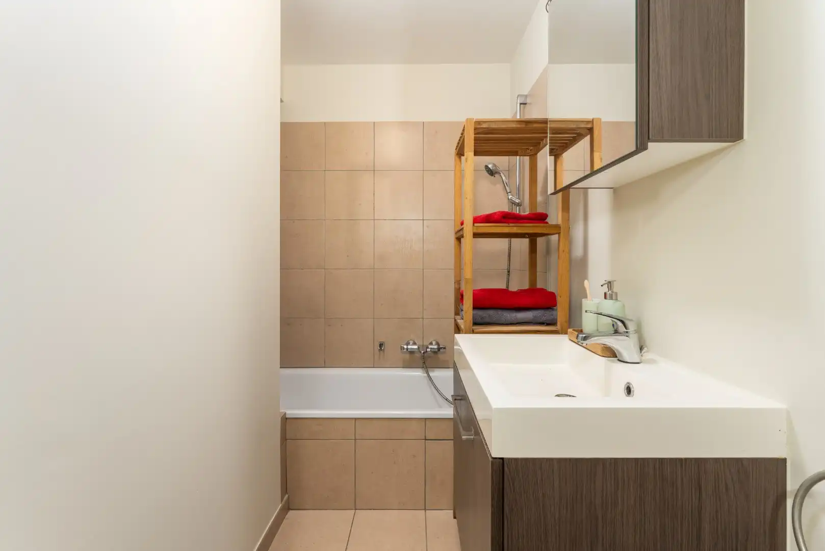 Rustig gelegen 2-slaapkamerappartement in een recent gebouw nabij zee en station – EPC B foto 11