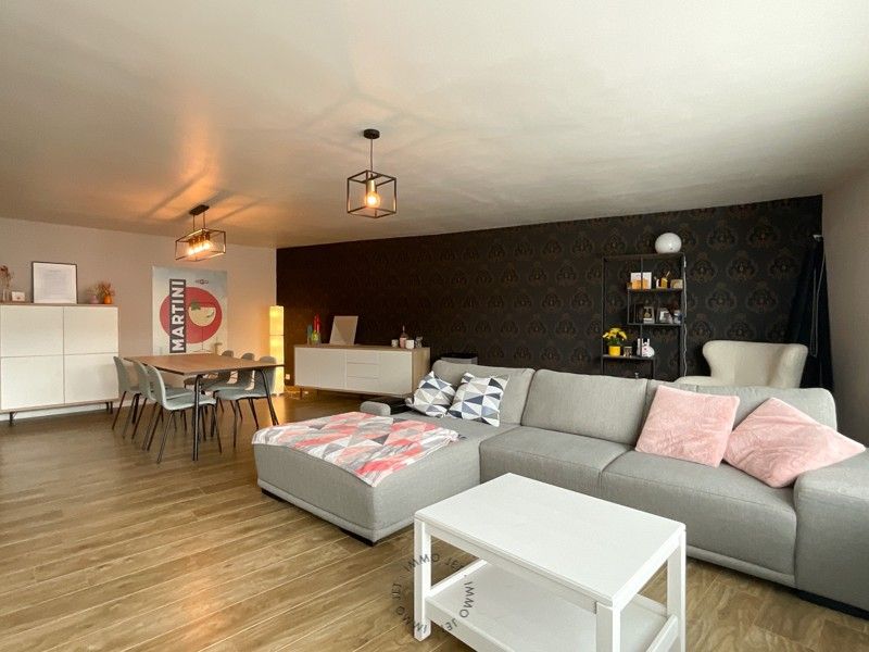 Ruim appartement van 130m² met twee slaapkamers, terras en autostaanplaats foto 4