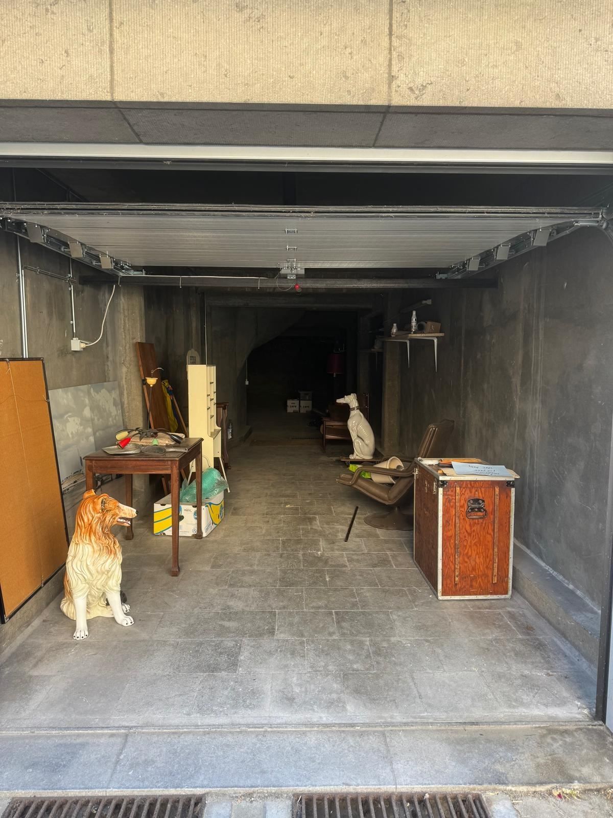 Zeer ruime garage +/ 85m² foto 7