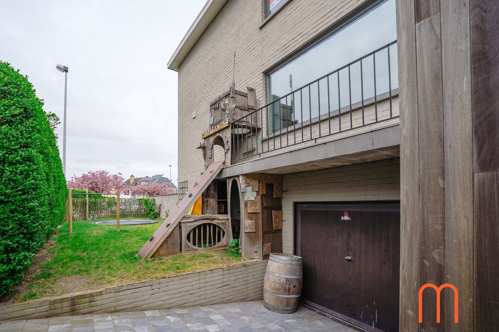 Prachtig gerenoveerde halfopen woning met 4 slaapkamers te koop in Mariakerke foto 25
