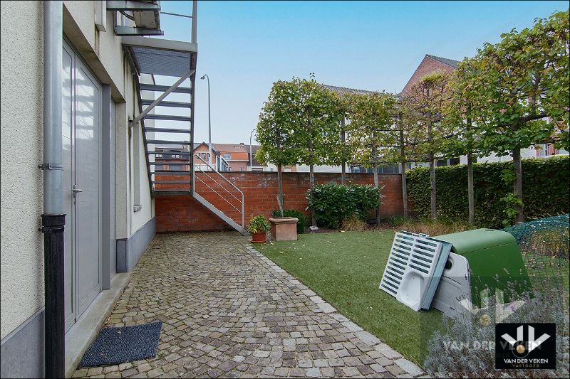 RUIME GEZINSWONING MET 4 SLPK EN PRAKTIJKRUIMTE foto 11