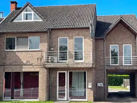 Gelijkvloers handelspand met parkings foto 11