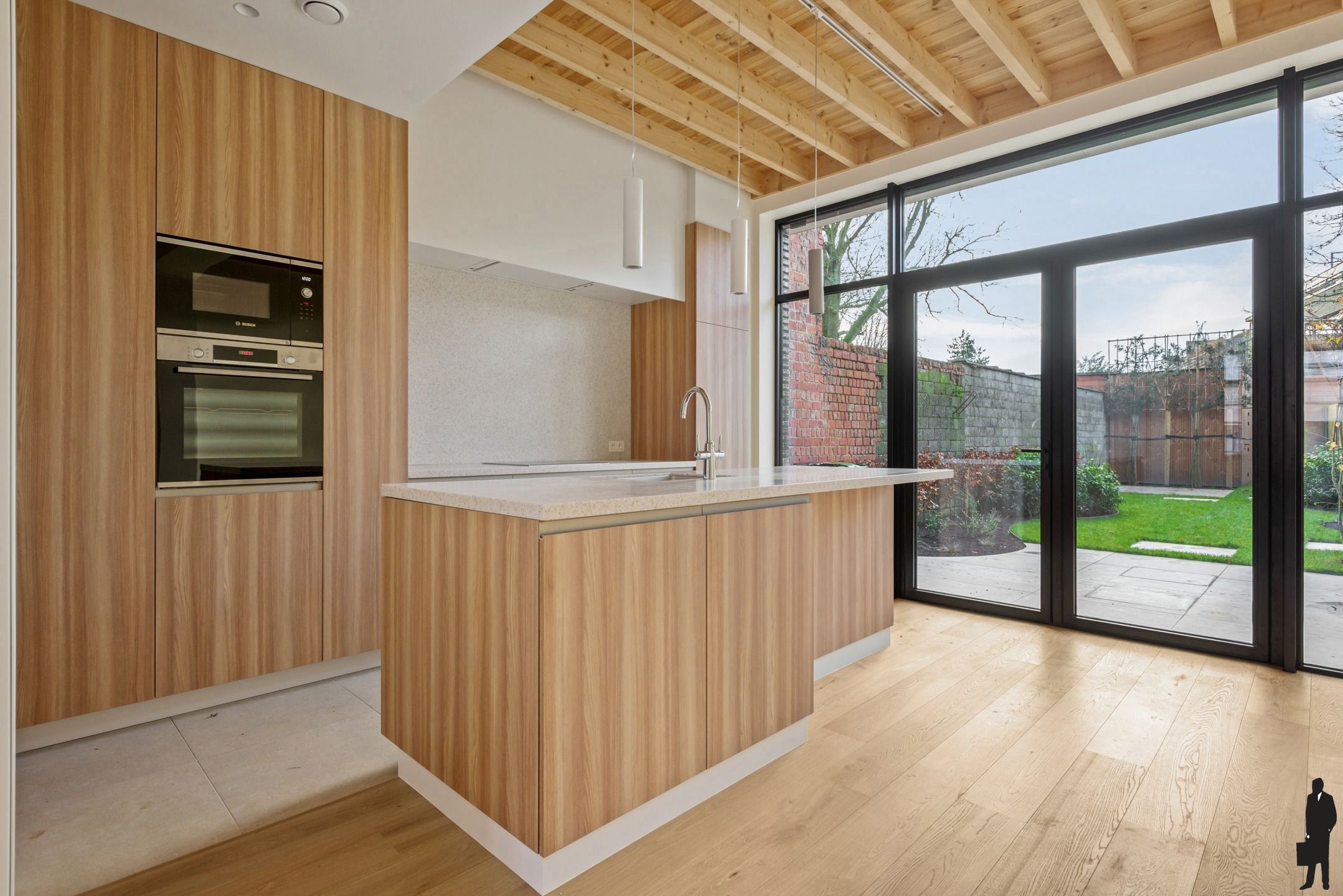 Gerenoveerde woning met 3 ruime slaapkamers en zuid tuin foto 5