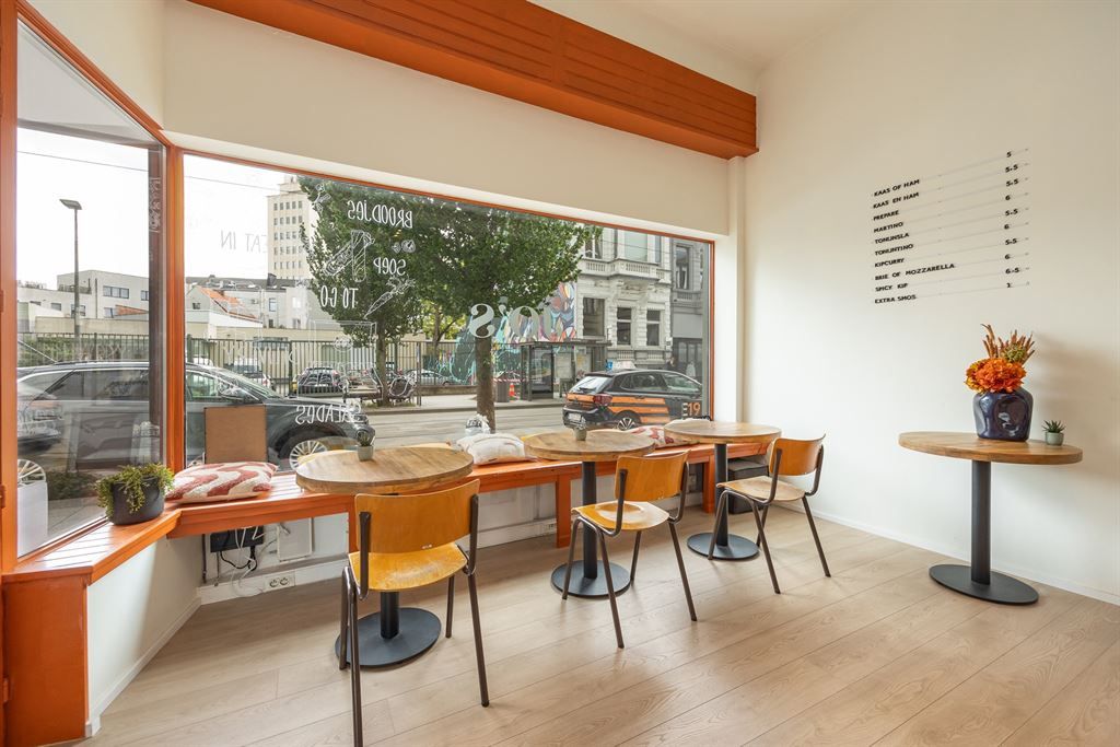 Gerenoveerde handelszaak in Antwerpen Zuid foto 2