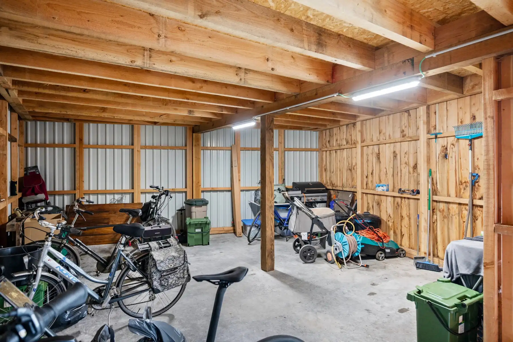 IN OPTIE !! Prachtig en recent appartement met terras en autostaanplaats in het hart van Pulle foto 13