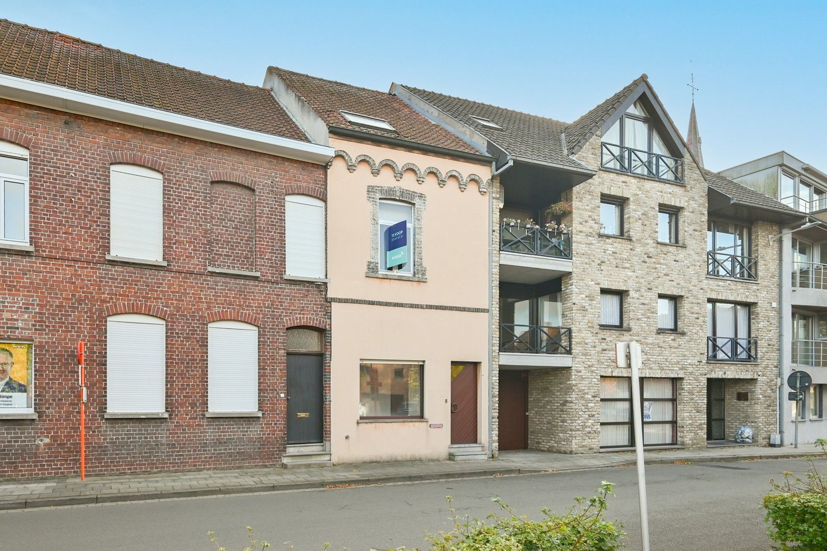 Hoofdfoto van de publicatie: Eéngezinswoning op het dorpsplein van Emelgem