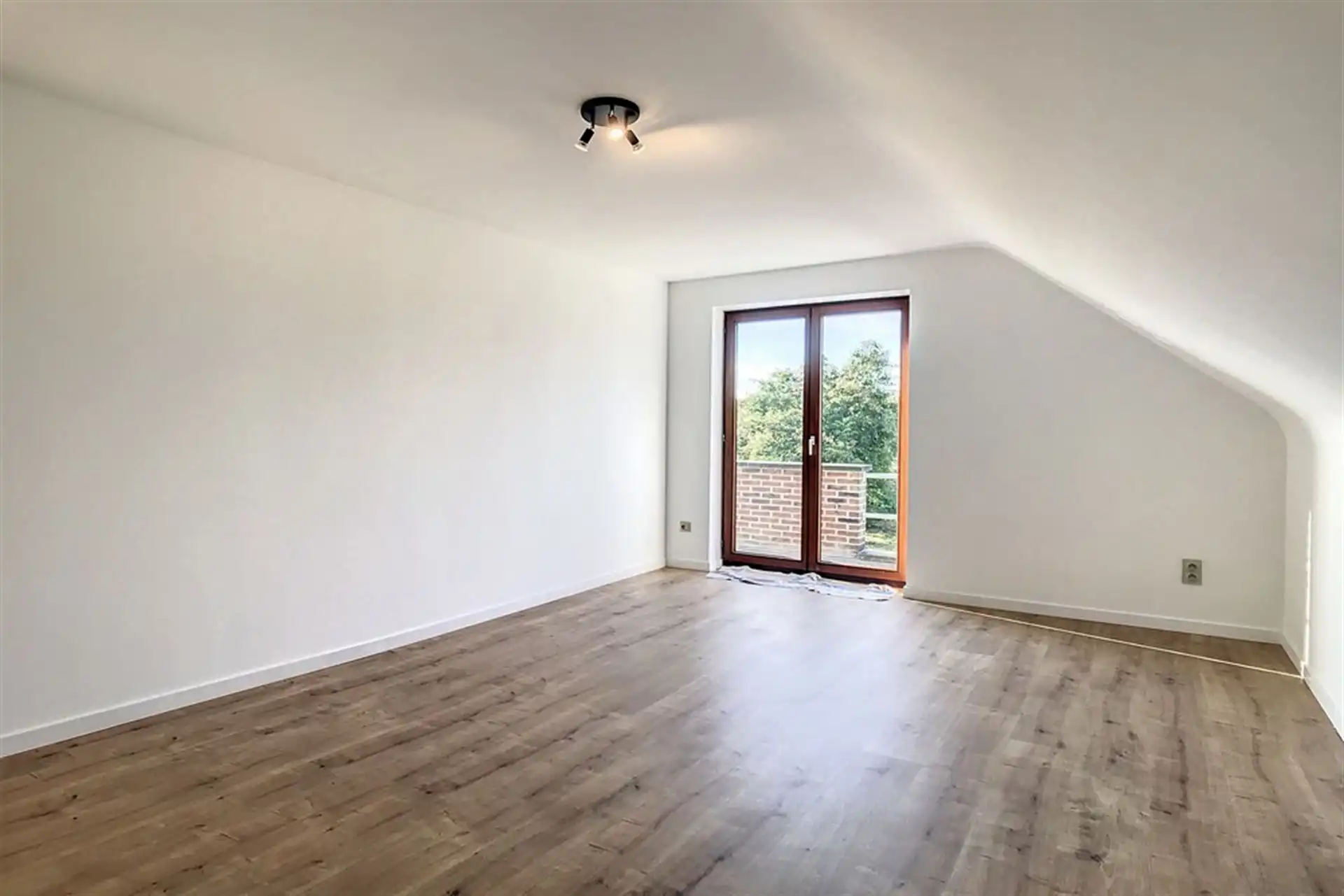 Gerenoveerde en rustig gelegen villa  foto 21