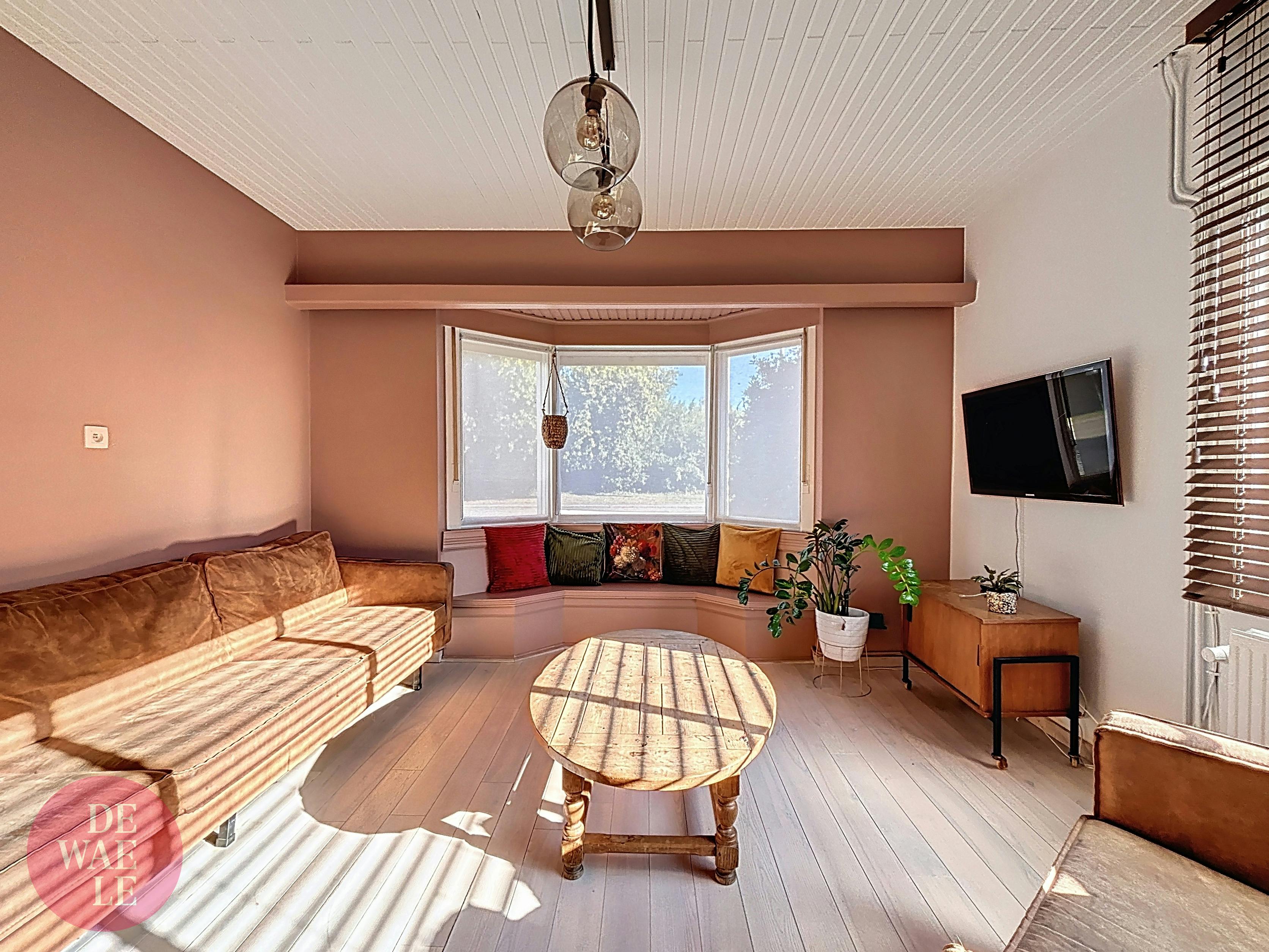Te huur: charmante bemeubelde woning met tuin in Hofstade. foto 2