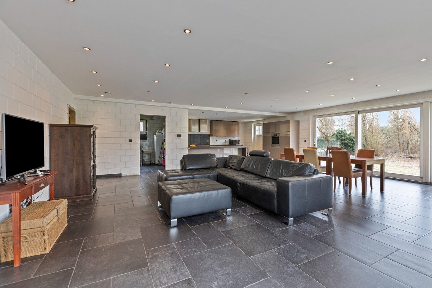 Grotendeels gerenoveerde woning met 5 slaapkamers! foto 9