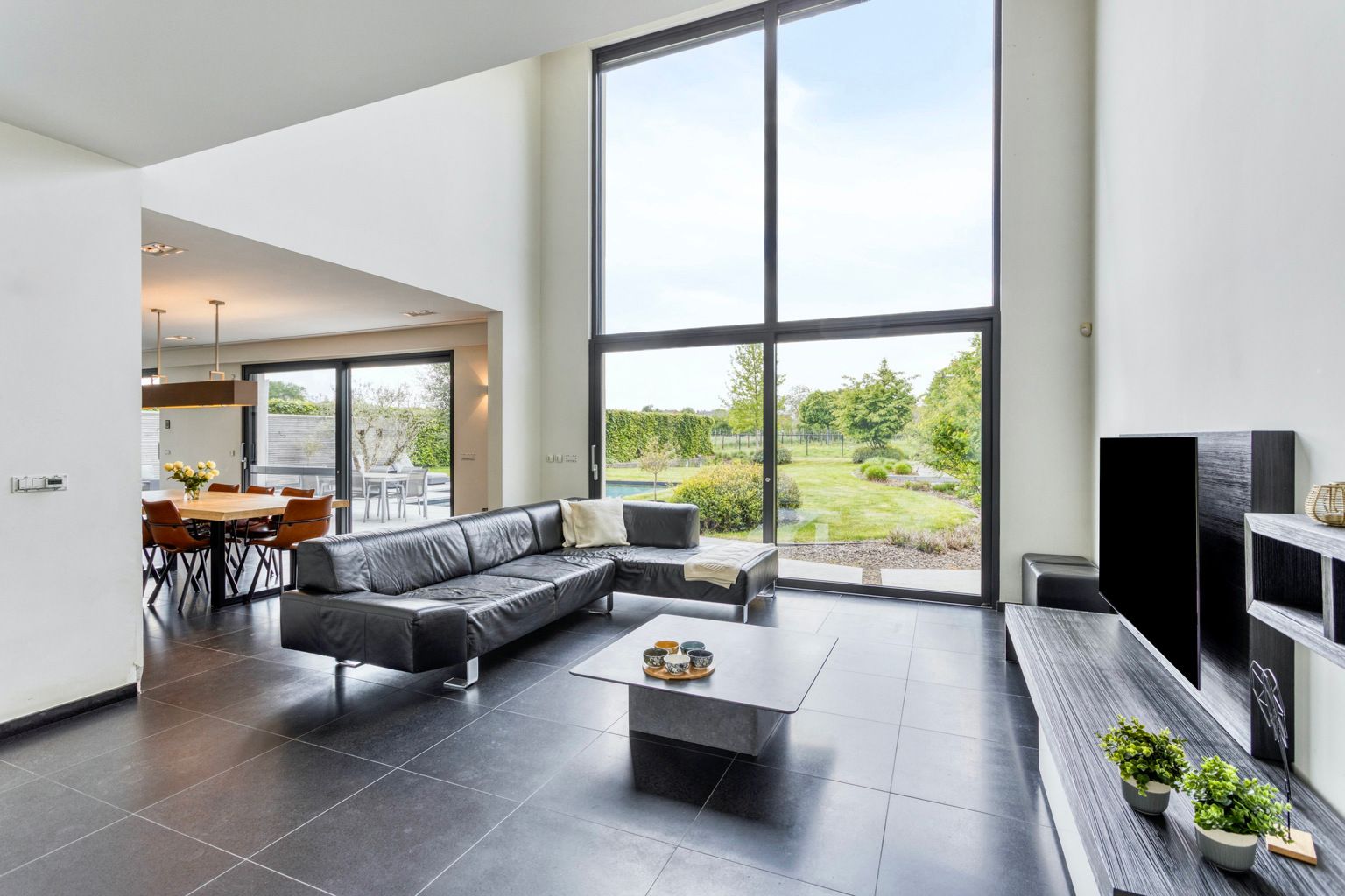Mooie stijlvolle woning met tuin en achterliggend weiland foto 7