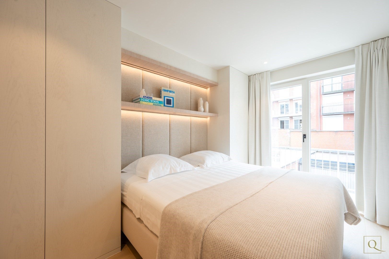 Uitzonderlijk luxueus afgewerkt appartement centraal gelegen in een rustige zijstraat van de Dumortierlaan, garagebox op het gelijkvloers. foto 22