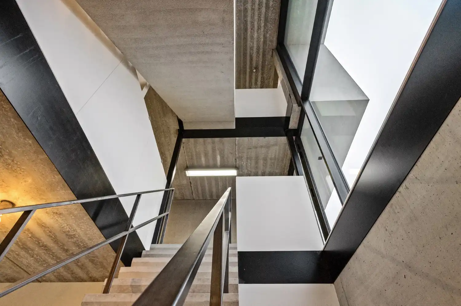 RECENTE HANDELSWONING OP COMMERCIELE LIGGING! foto 6