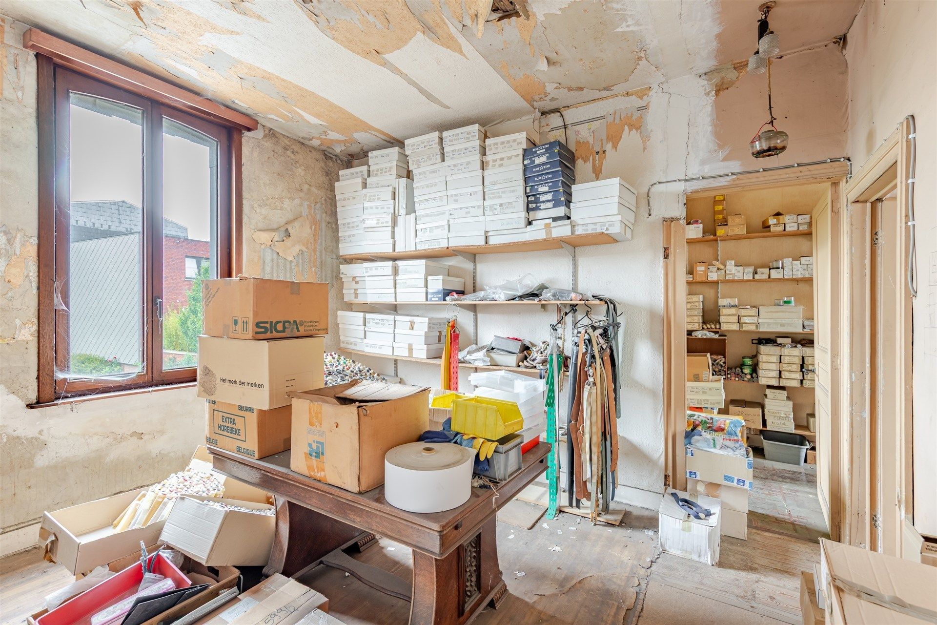 Te renoveren dubbelwoning met veel potentieel foto 13