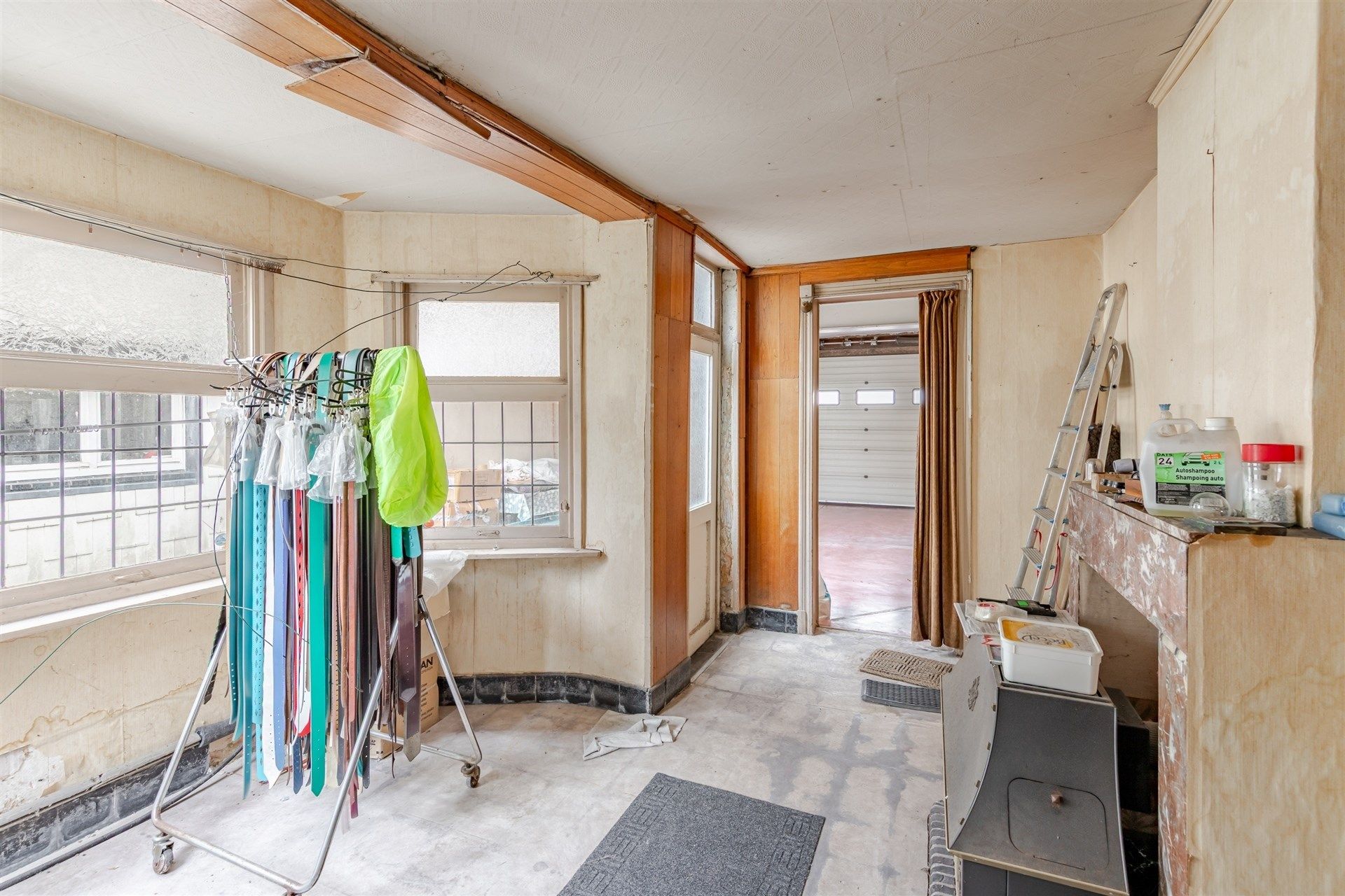 Te renoveren dubbelwoning met veel potentieel foto 13