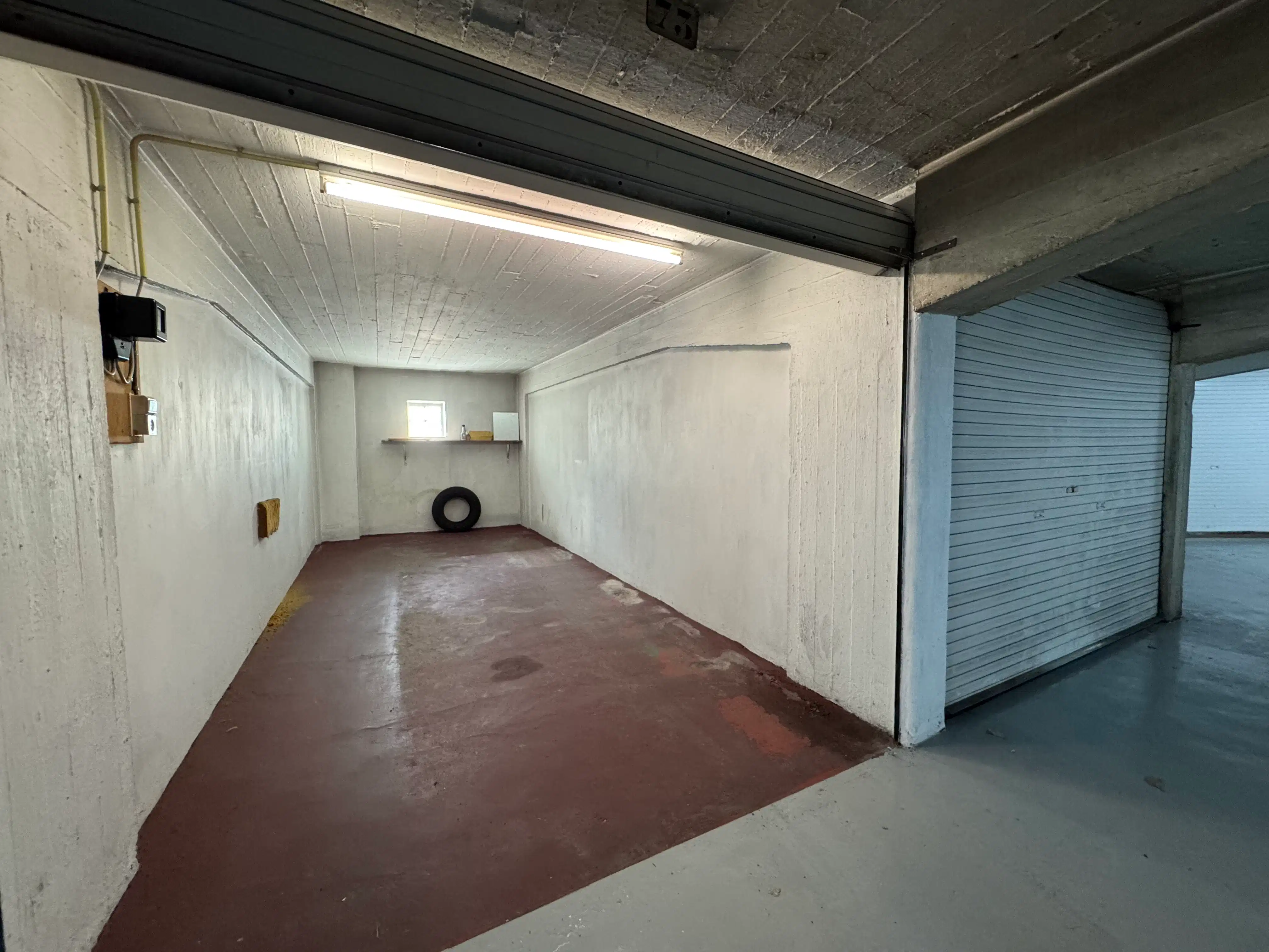 Garagebox nr.73 - Parking Ritz foto {{pictureIndex}}