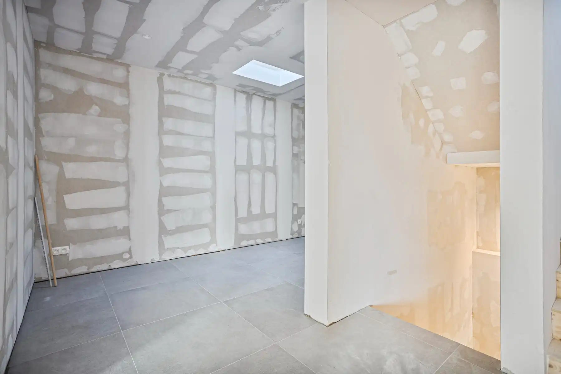 Moderne, af te werken woning op een perceel van 10a 58ca. foto 15