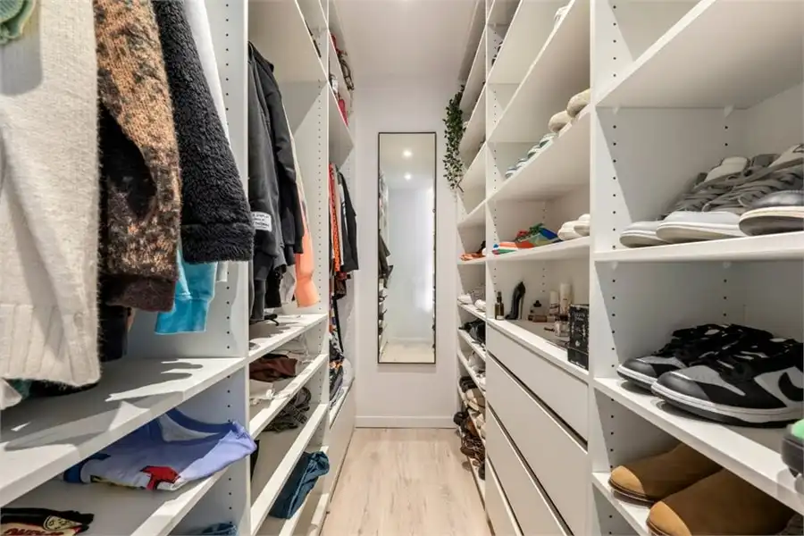 RUIME GERENOVEERDE WONING OP EEN ZEER GOEDE LOCATIE foto 18